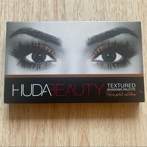 Huda beauty eyeshadow palette